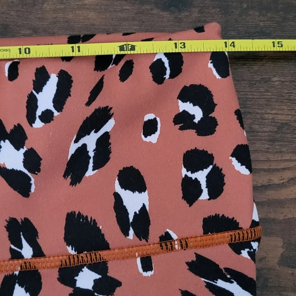 Define PowerHold High-Waisted 7/8 Leggings Burnt Ochre Wavy Leo - Picture 9 of 9